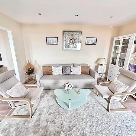 Elite Garden Suite, Parking, Bnbrickeys